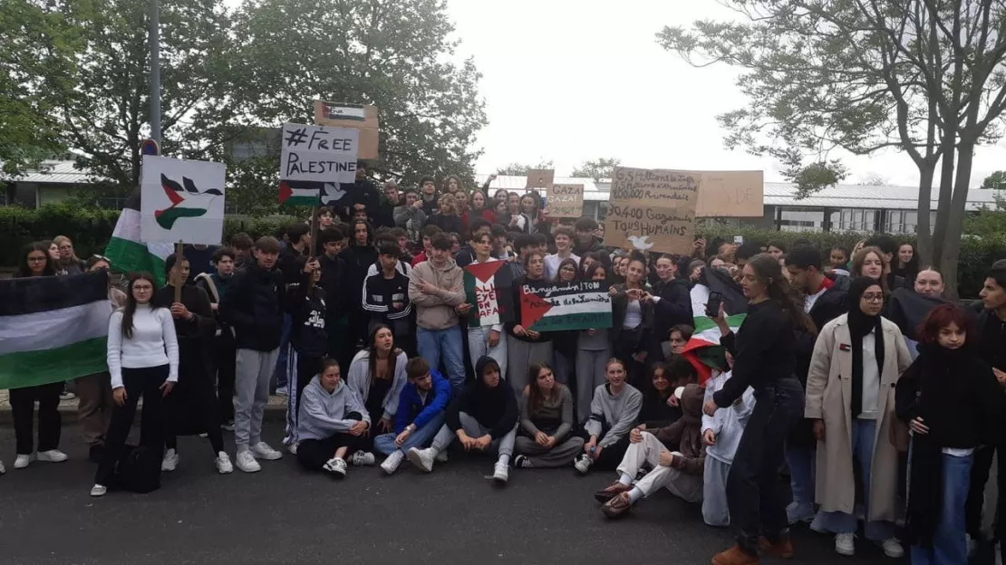 Cournon d'Auvergne (63) : 250 lycéens ont bloqué leur lycée pour la Palestine