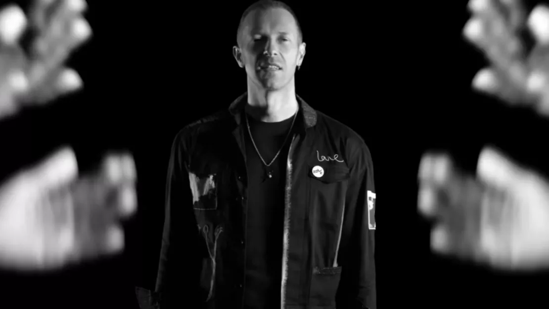 Coldplay dévoile le clip de "feelslikeimfallinginlove"