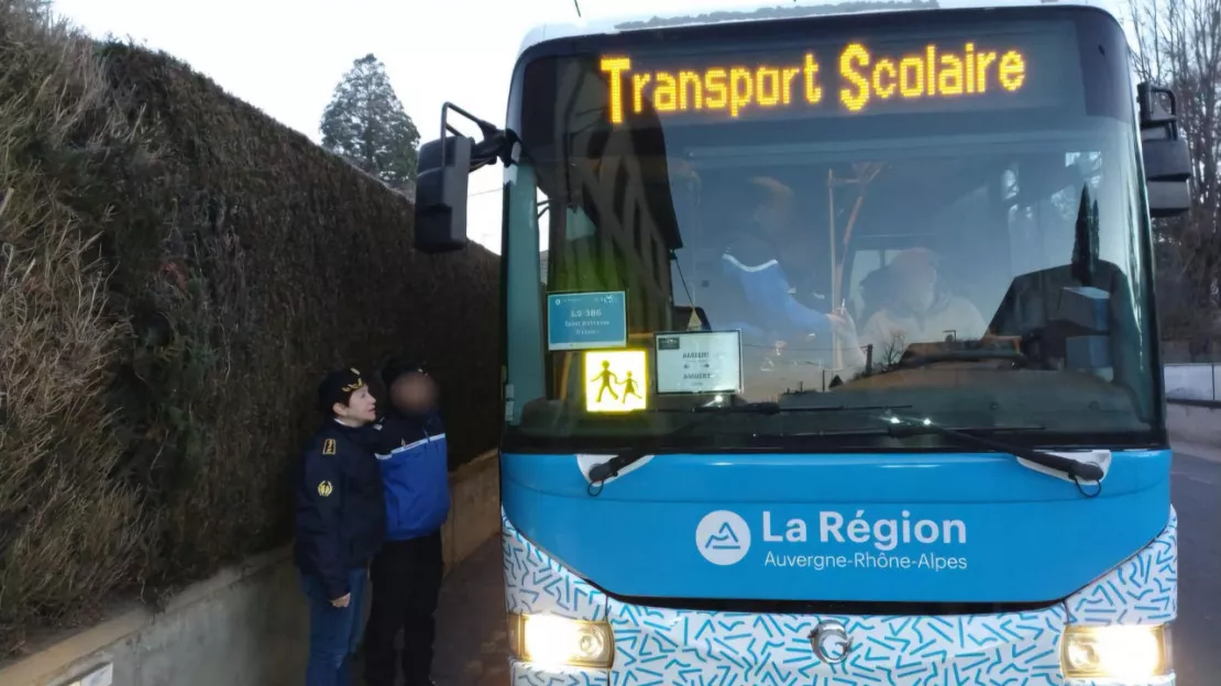 Contrôle des cars dans le Puy-de-Dôme : deux conducteurs testés positifs aux stupéfiants