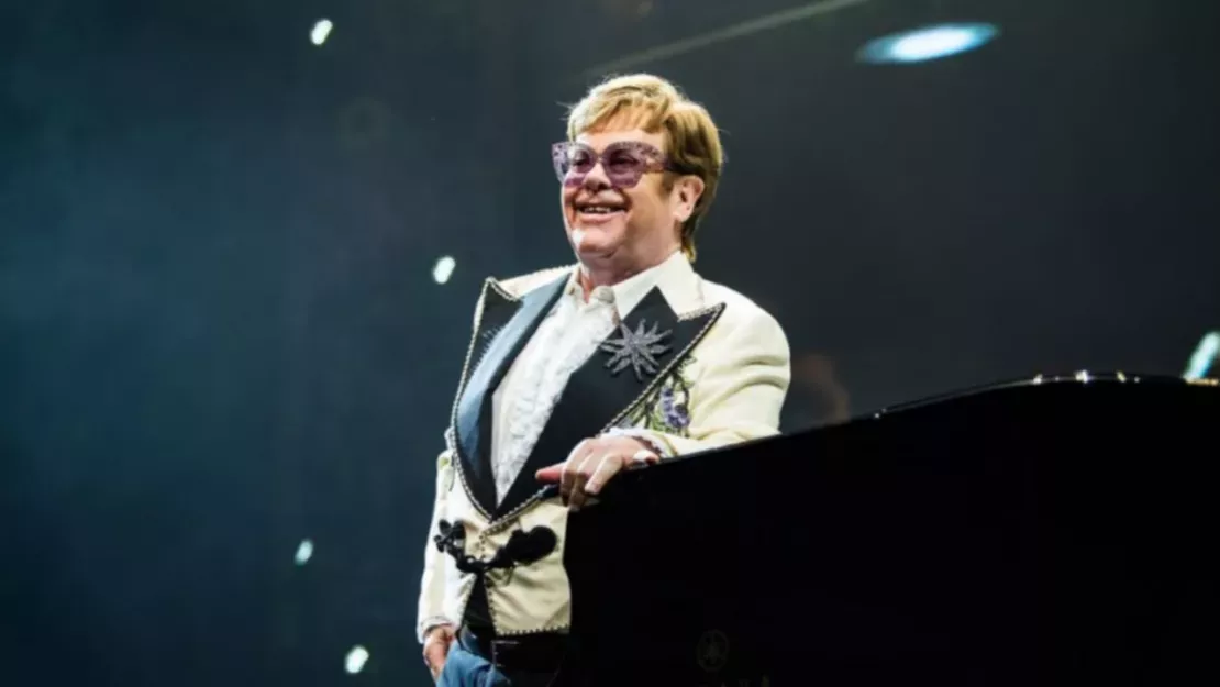 Elton John en voie de guérison après une violente infection à l'œil !