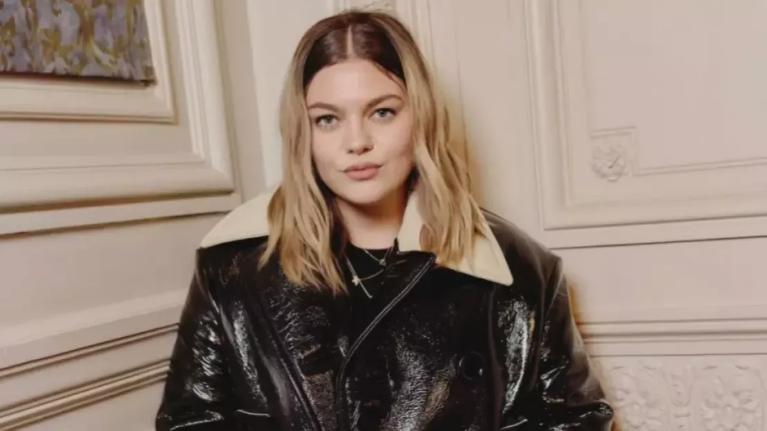 Louane impressionnante lors de son live dans une radio italienne