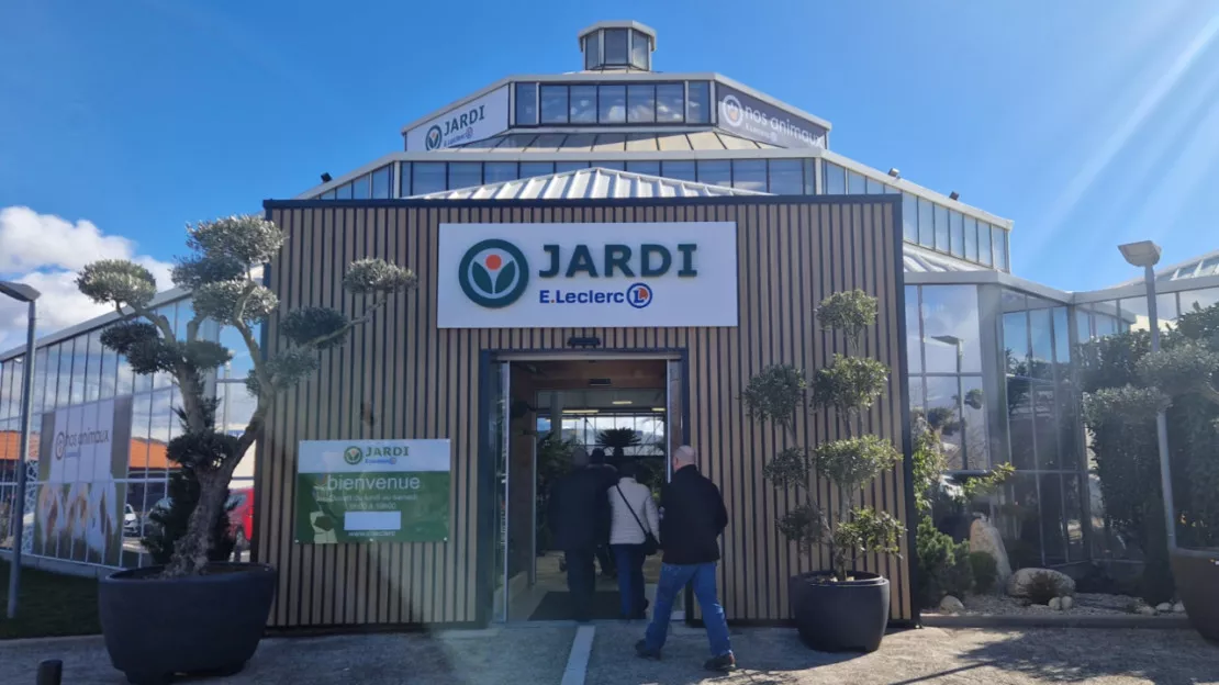 PHOTOS - Près de Clermont-Ferrand, Leclerc ouvre sa première jardinerie dans le Puy-de-Dôme