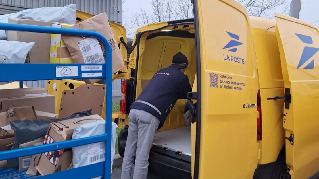 Pour Noël, la Poste va livrer plus d'1,4 millions de colis en Auvergne