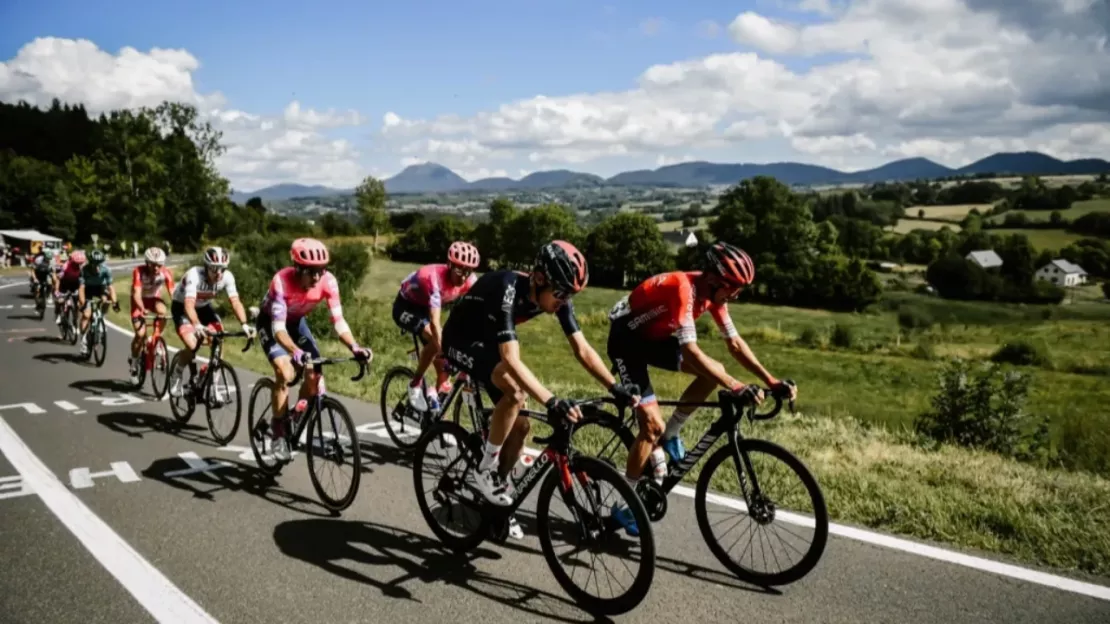 Tour de France 2025 : des étapes pour les hommes et les femmes en Auvergne