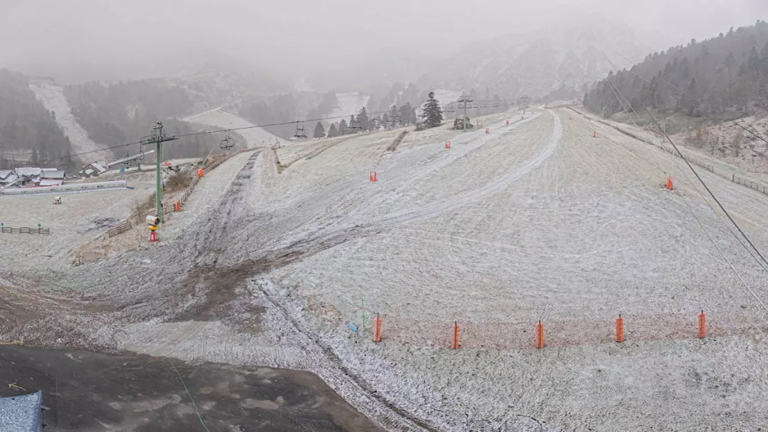 VIDÉOS. Ça y est, les premières neiges sont en Auvergne !