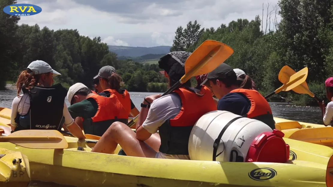 ESCAPADES EN AUVERGNE - Au fil de l'Allier sur un canoé, une activité d'été abordable à Parentignat (63)