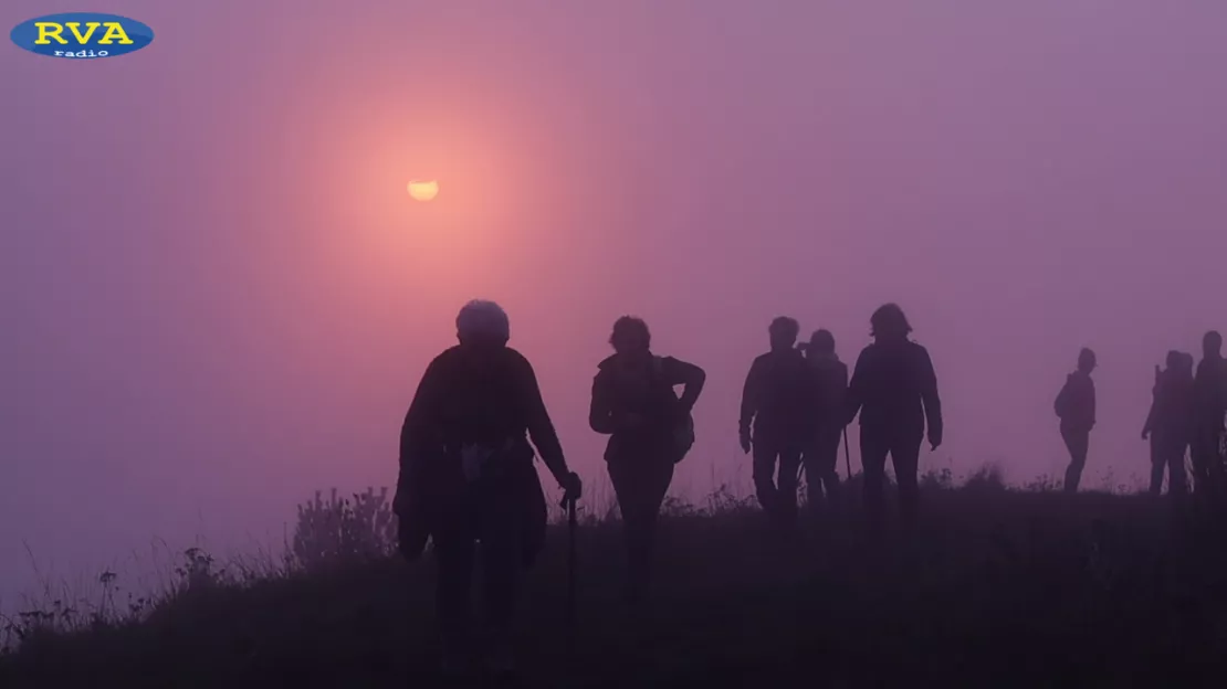 ESCAPADES EN AUVERGNE - En balade nocturne sur le Puy des Gouttes (63) pour une rando automnale !